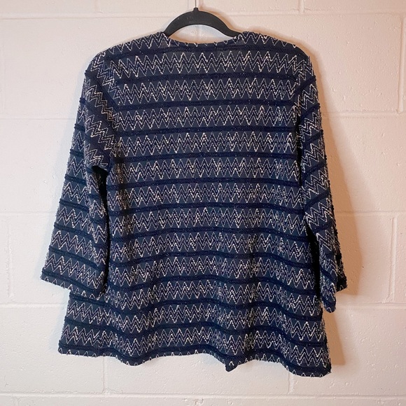 Chico’s Easywear Navy Chevron Shimmery Open Front Cardigan Size 2/Large - Picture 6 of 10